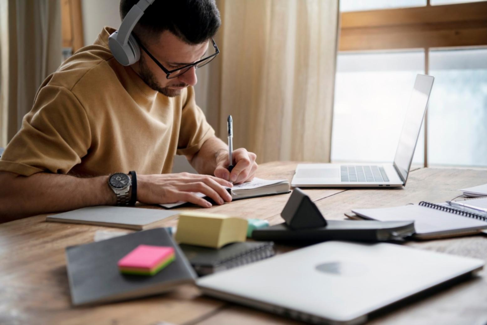 Structured learning environment for financial concepts